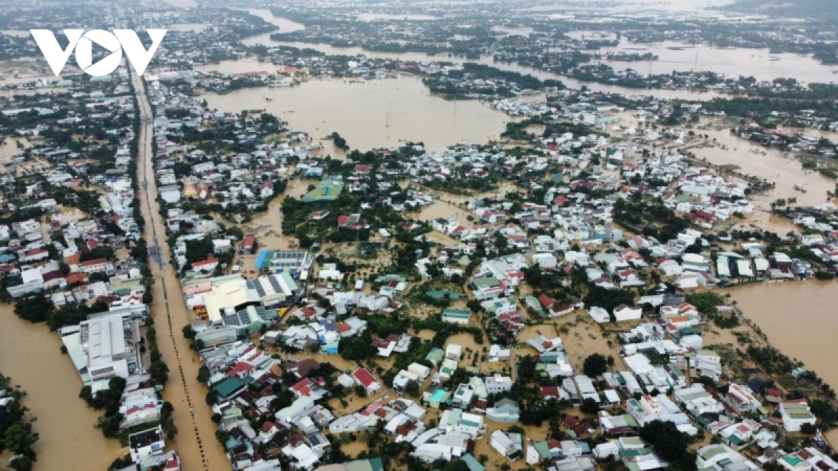 mua lu lam nhieu vung ngoai o tp nha trang ngap sau hinh anh 2