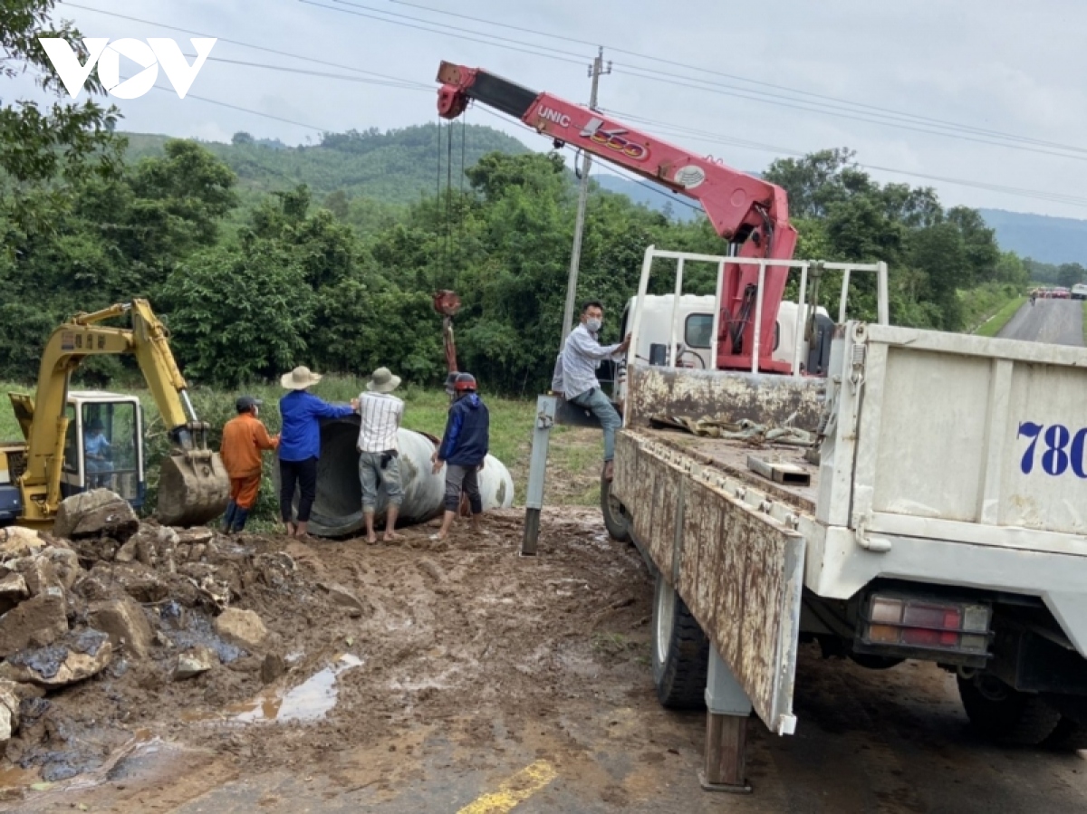 Nhiều nơi tại Phú Yên ngập xấp xỉ lũ lịch sử năm 1993