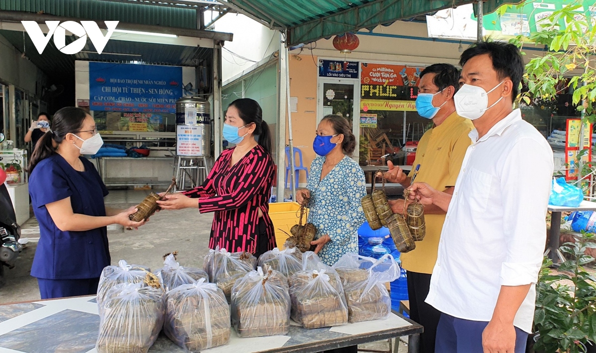 mot nam day tinh nguoi giua bien dong dai dich covid-19 hinh anh 7