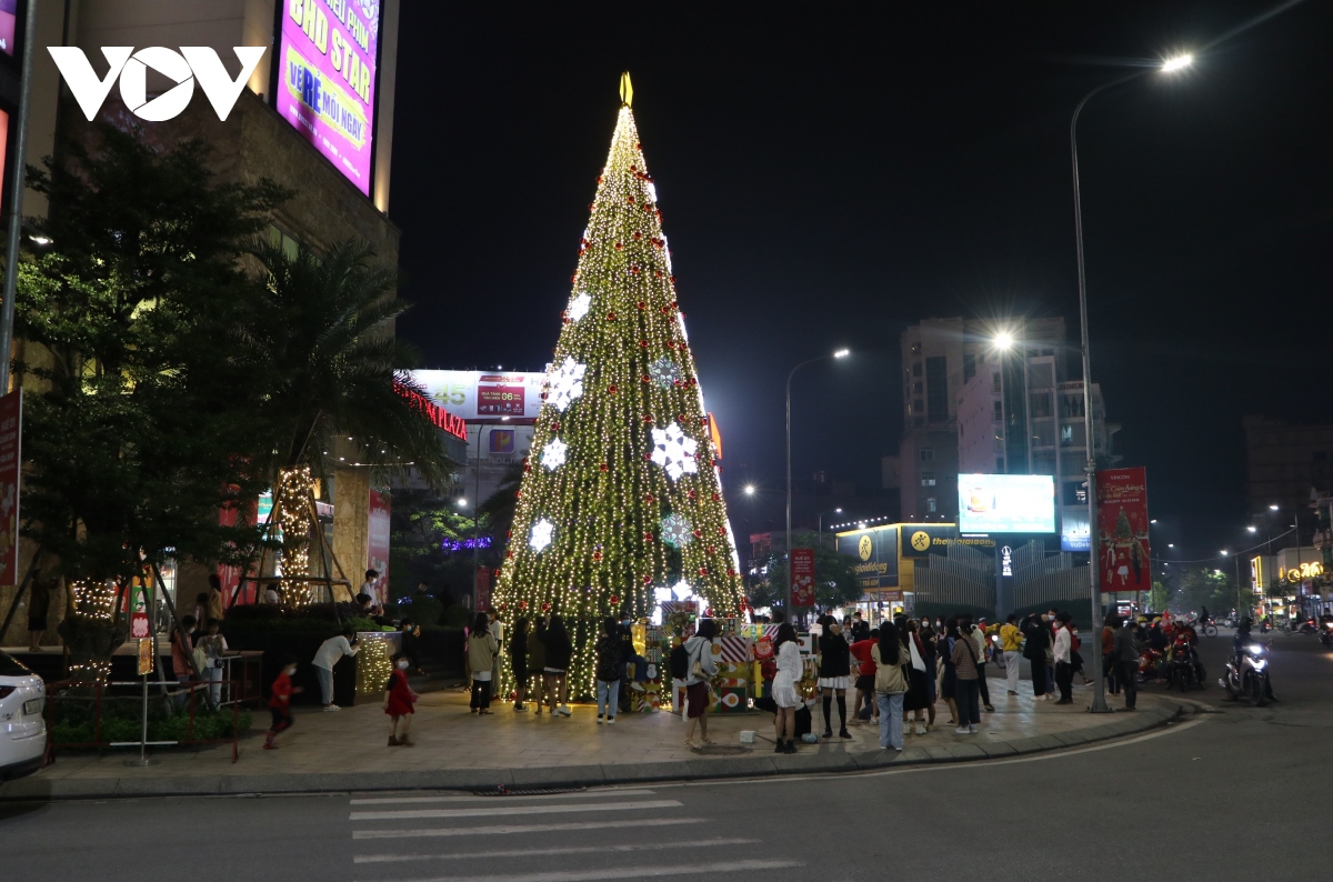 giang sinh am ap o co do hue hinh anh 2