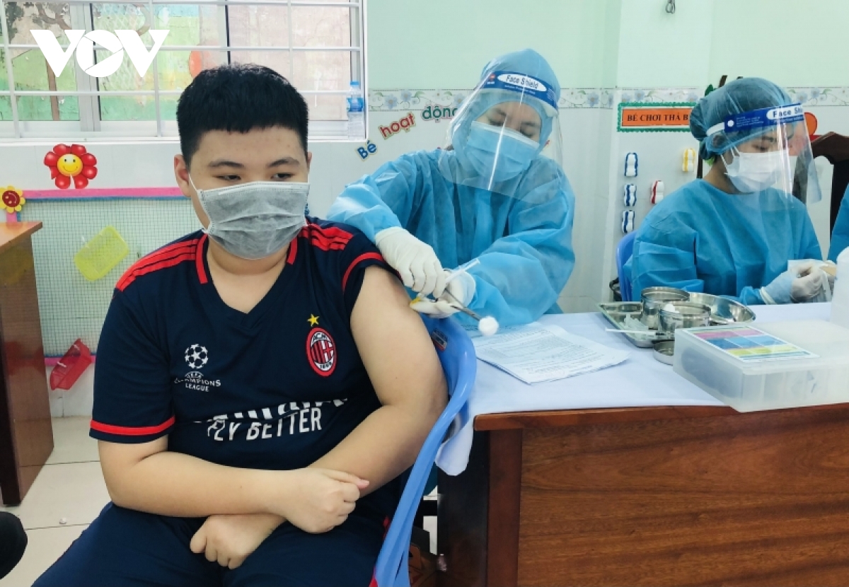 phu huynh lo lang lo vaccine gia han, can tho doi lo vaccine tiem mui 2 cho tre hinh anh 2