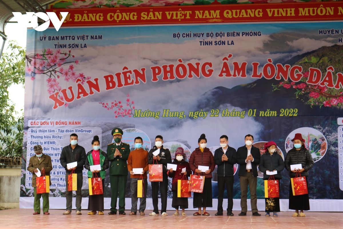 xuan bien phong am long dan ban hinh anh 1