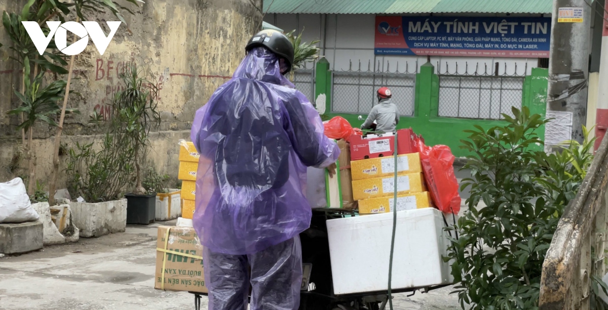 nhung nguoi van miet mai muu sinh, lam nhiem vu chieu toi cuoi nam hinh anh 6