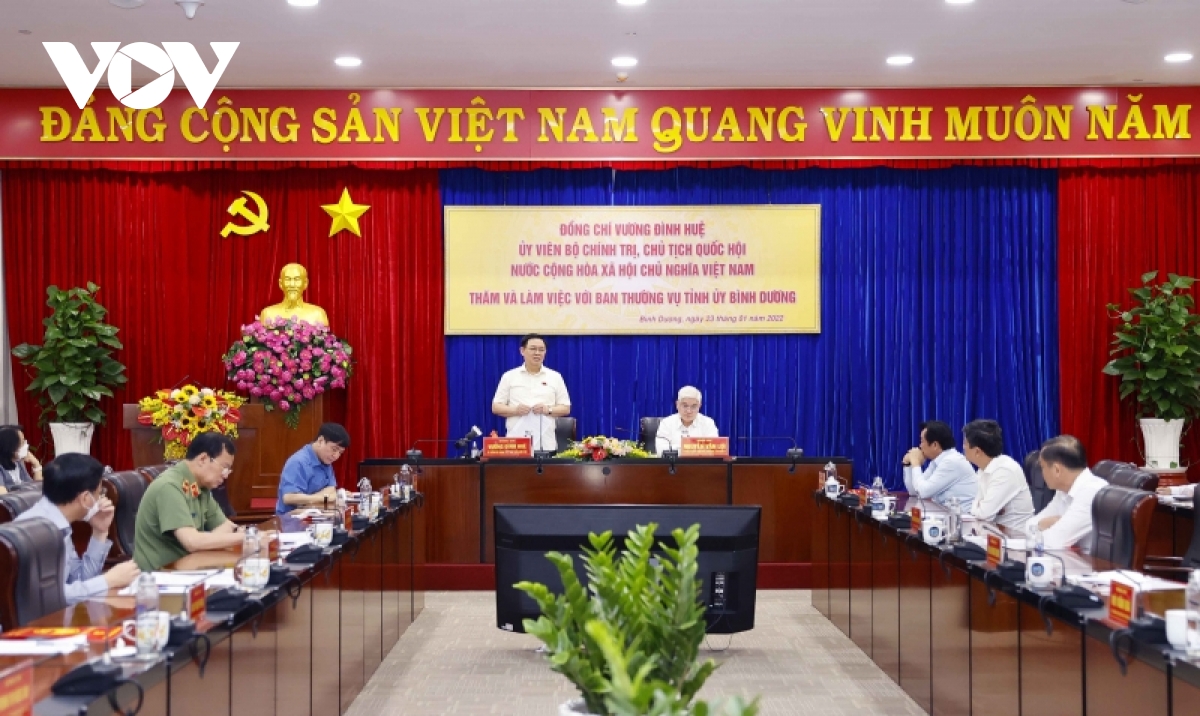 Chủ tịch Quốc hội Vương Đình Huệ thăm và làm việc tại tỉnh Bình Dương