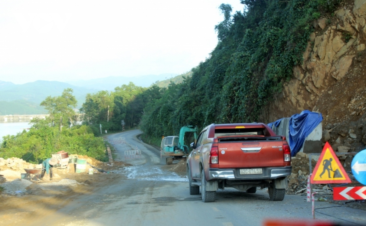 ngon ngang nhung cung duong mien nui quang nam du tet can ke hinh anh 16