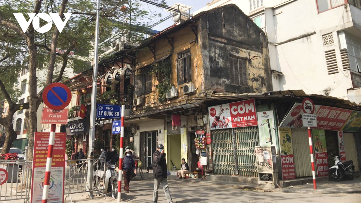 Pre-Tet street trading left in doldrums amid COVID-19 fears