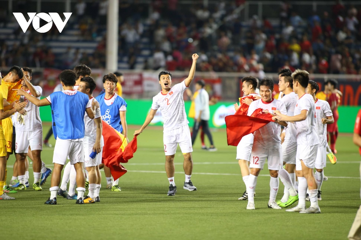 dan cau thu tuoi dan dong loat gap van den sau khi gianh hcv sea games 2019 hinh anh 4