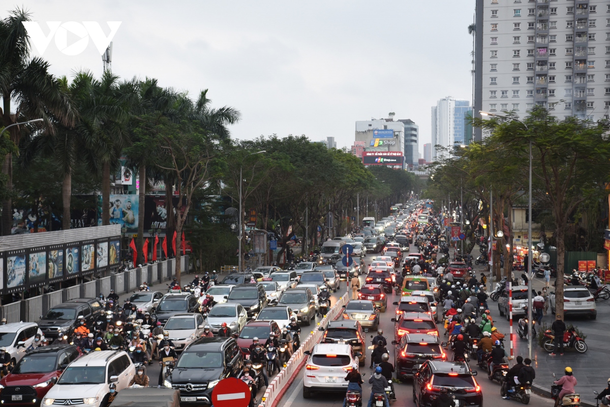 giao thong noi do ha noi can tet, mat do xe co day dac nhung khong un tac hinh anh 3