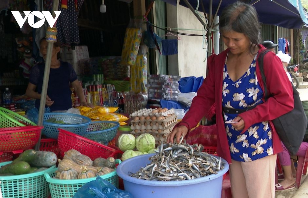 quang nam dua hang binh on gia phuc vu dong bao mien nui hinh anh 2