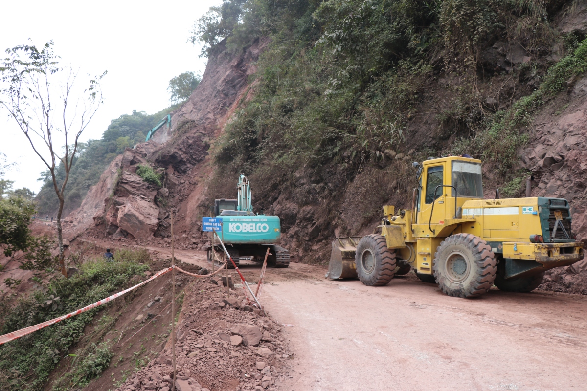 sat lo nghiem trong tren quoc lo 4h o Dien bien, giao thong te liet hinh anh 2