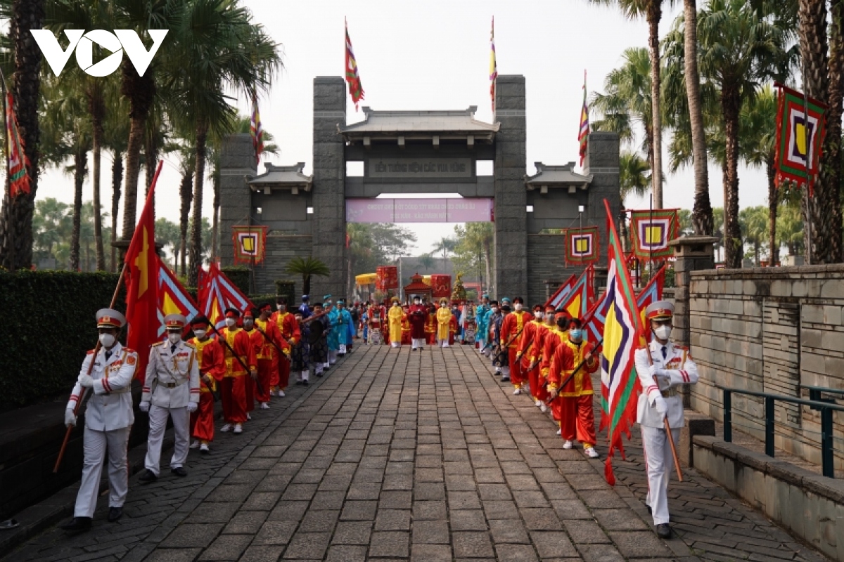 tp.hcm to chuc le dang cung banh tet len quoc to hung vuong dip tet nguyen dan 2022 hinh anh 1