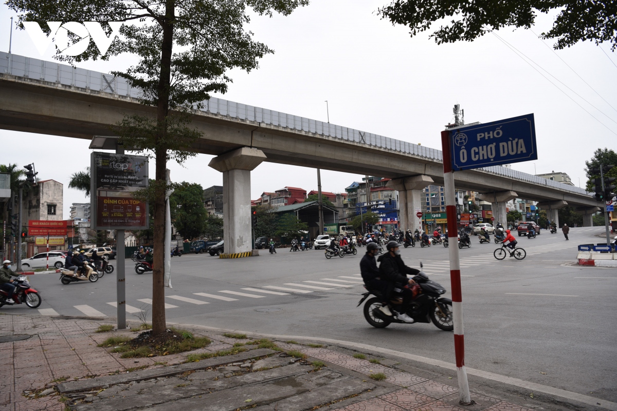 Duong pho ha noi vang lang trong ngay cuoi cung nam tan suu hinh anh 7