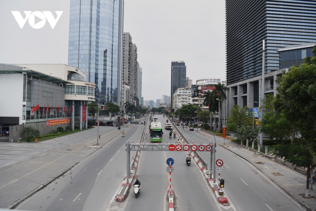 Duong pho ha noi vang lang trong ngay cuoi cung nam tan suu hinh anh 6