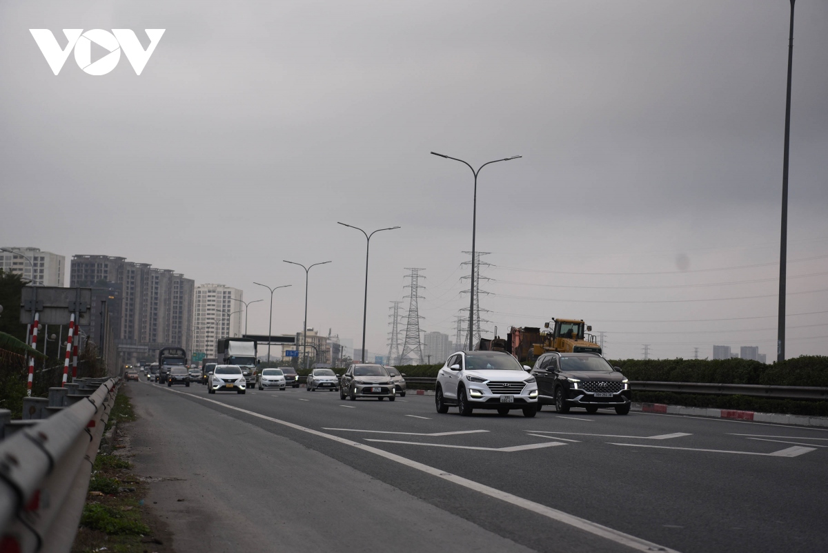 dong nguoi nuom nuop roi ha noi ve que an tet hinh anh 13