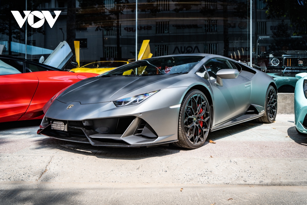 Ảnh chi tiết Lamborghini Huracan EVO độc nhất Việt Nam