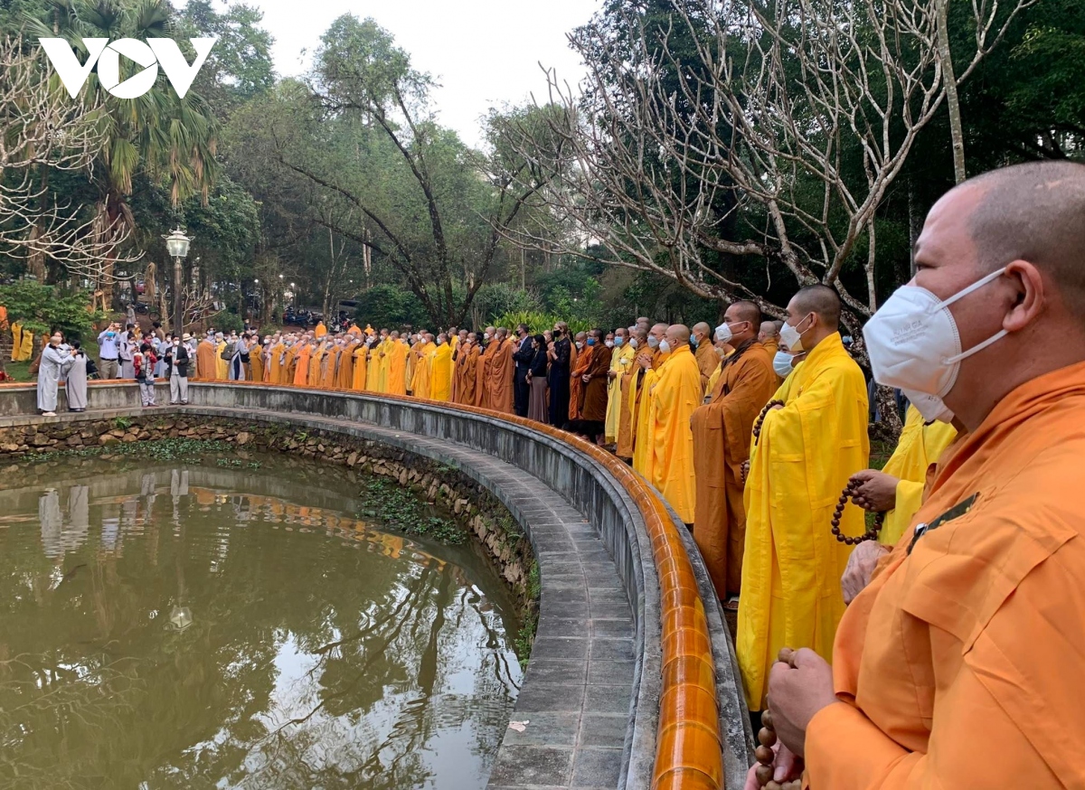 hang ngan tang ni, phat tu tien dua thien su thich nhat hanh ve coi vinh hang hinh anh 7