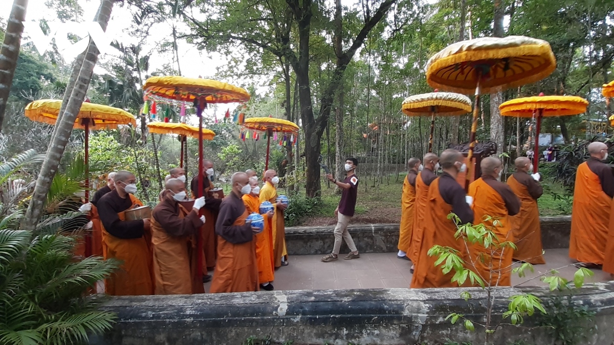 xa loi thien su thich nhat hanh duoc ruoc ve chua tu hieu hinh anh 7