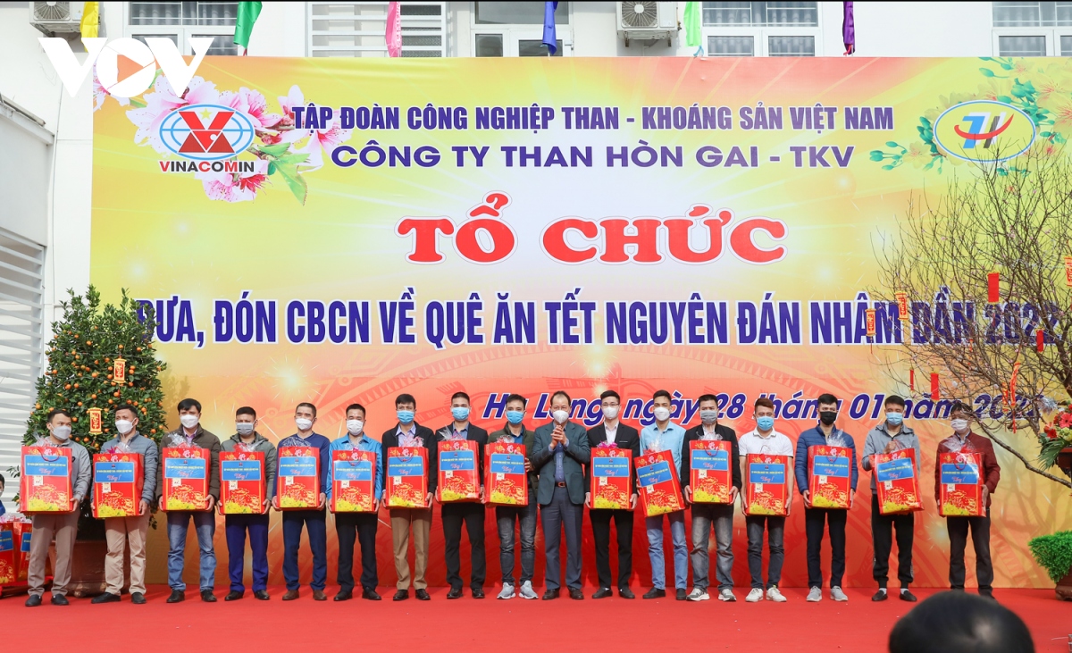 500 chuyen xe dua cong nhan mo ve que an tet hinh anh 6