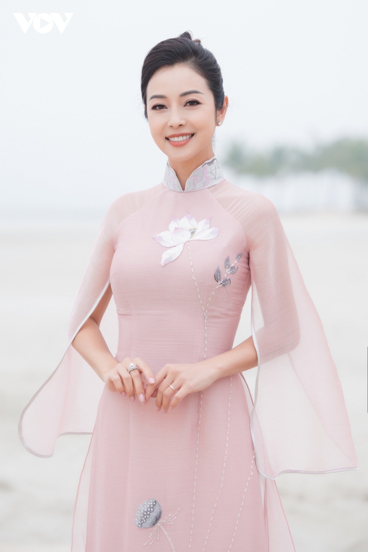 jennifer pham, mai ngoc khoe net diu dang voi ao dai ngoc han hinh anh 7