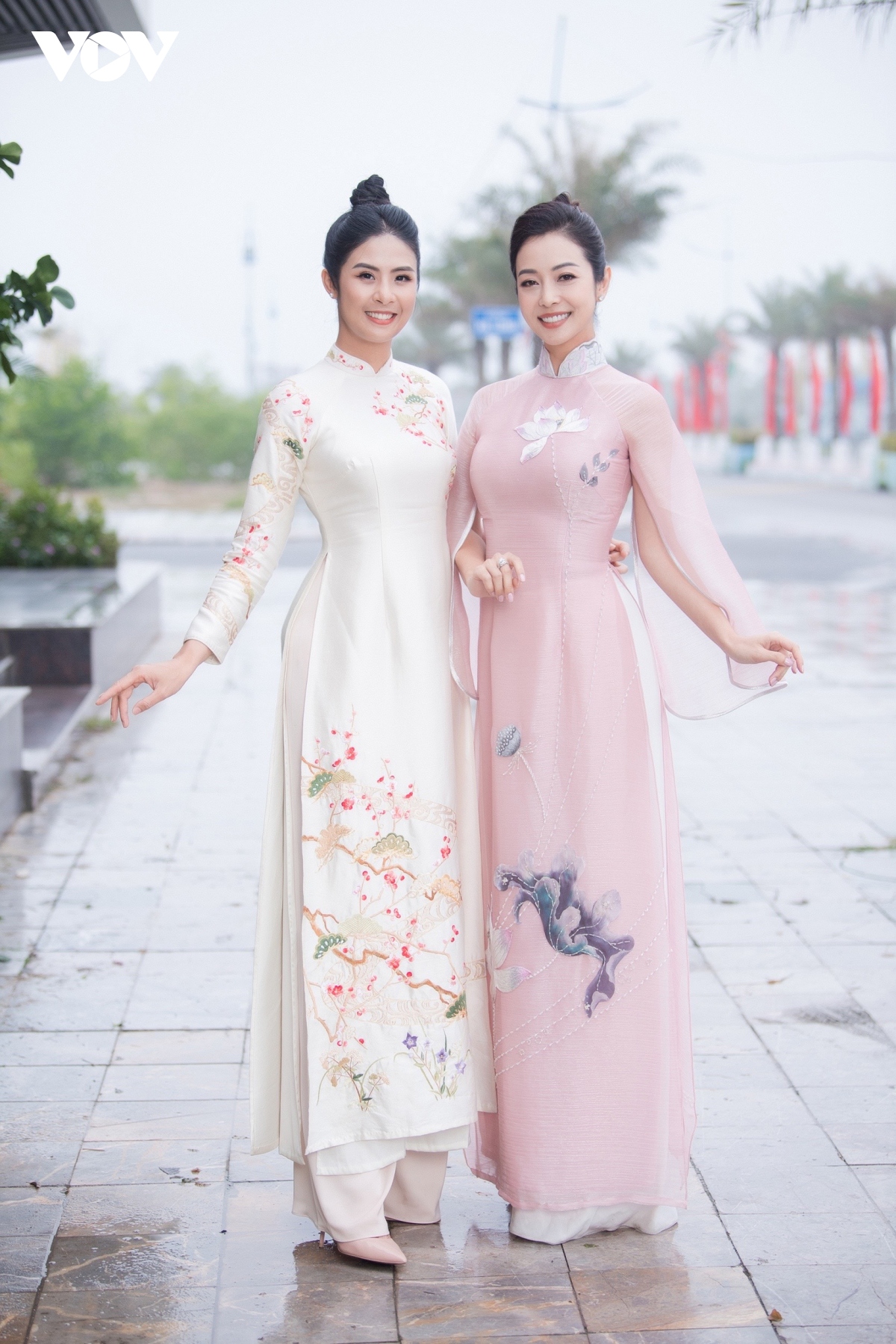 jennifer pham, mai ngoc khoe net diu dang voi ao dai ngoc han hinh anh 2