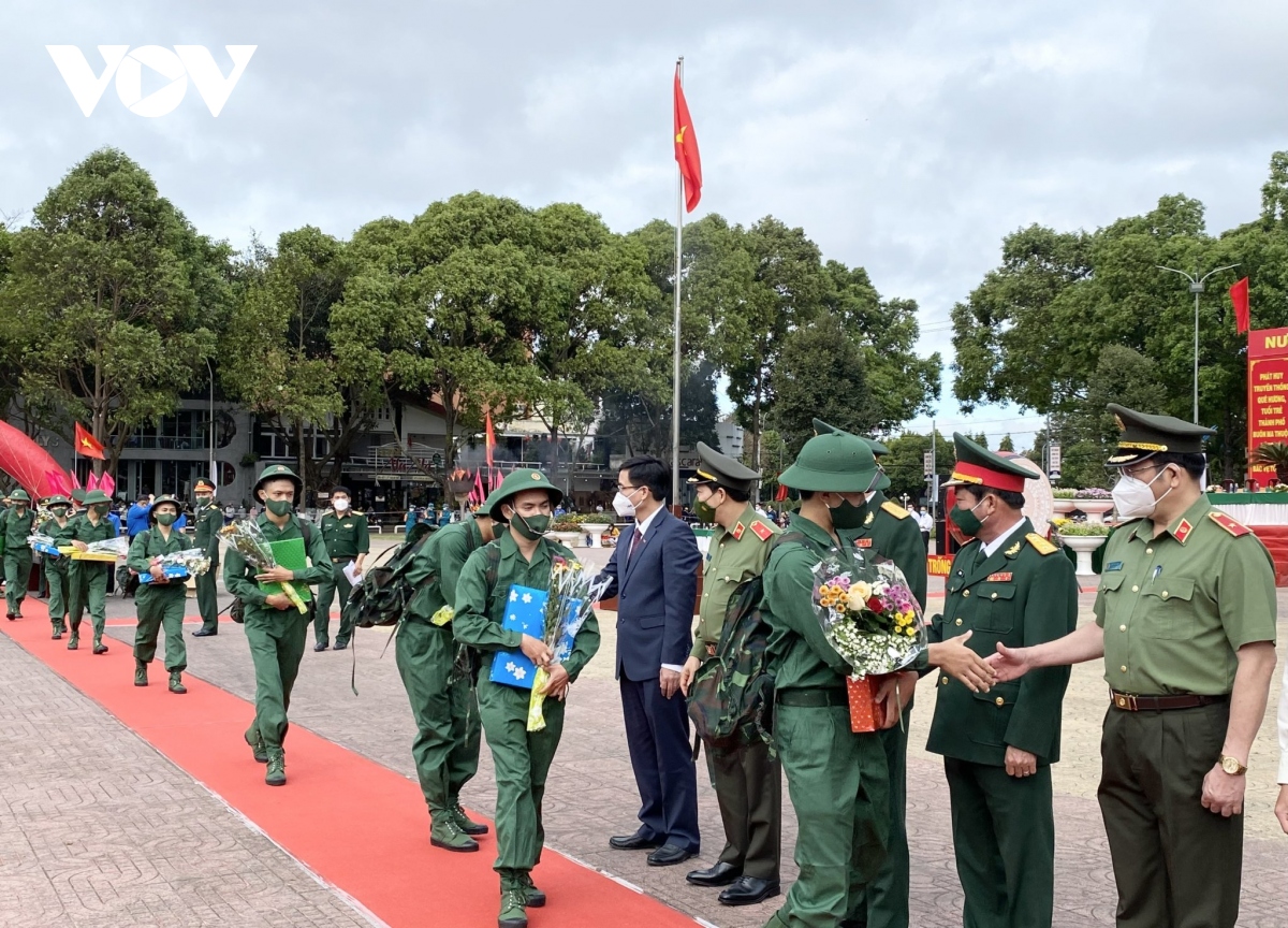 le giao nhan quan trang nghiem, an toan va nhanh gon hinh anh 13