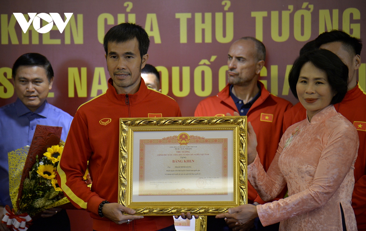 Doi tuyen futsal viet nam nhan bang khen cua thu tuong hinh anh 2