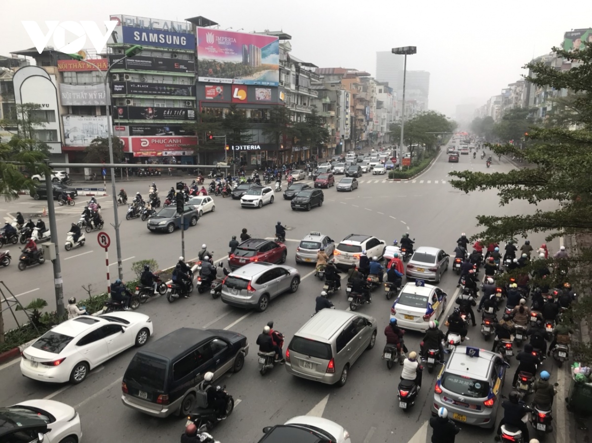 Duong pho ha noi khong un tac trong ngay di lam dau tien sau nghi tet hinh anh 11