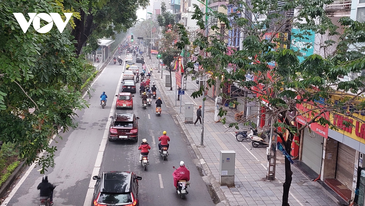 Duong pho ha noi khong un tac trong ngay di lam dau tien sau nghi tet hinh anh 8