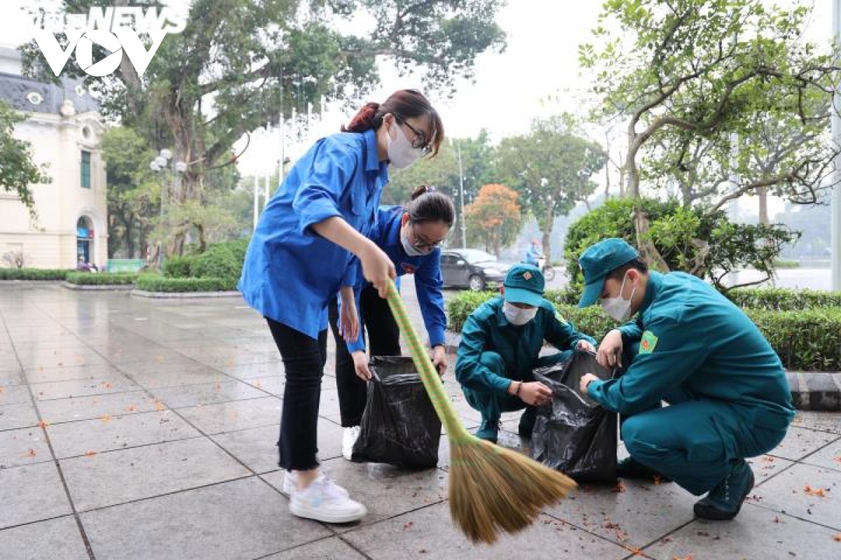 ha noi tat bat chinh trang duong pho truoc gio mo lai pho di bo ho guom hinh anh 4