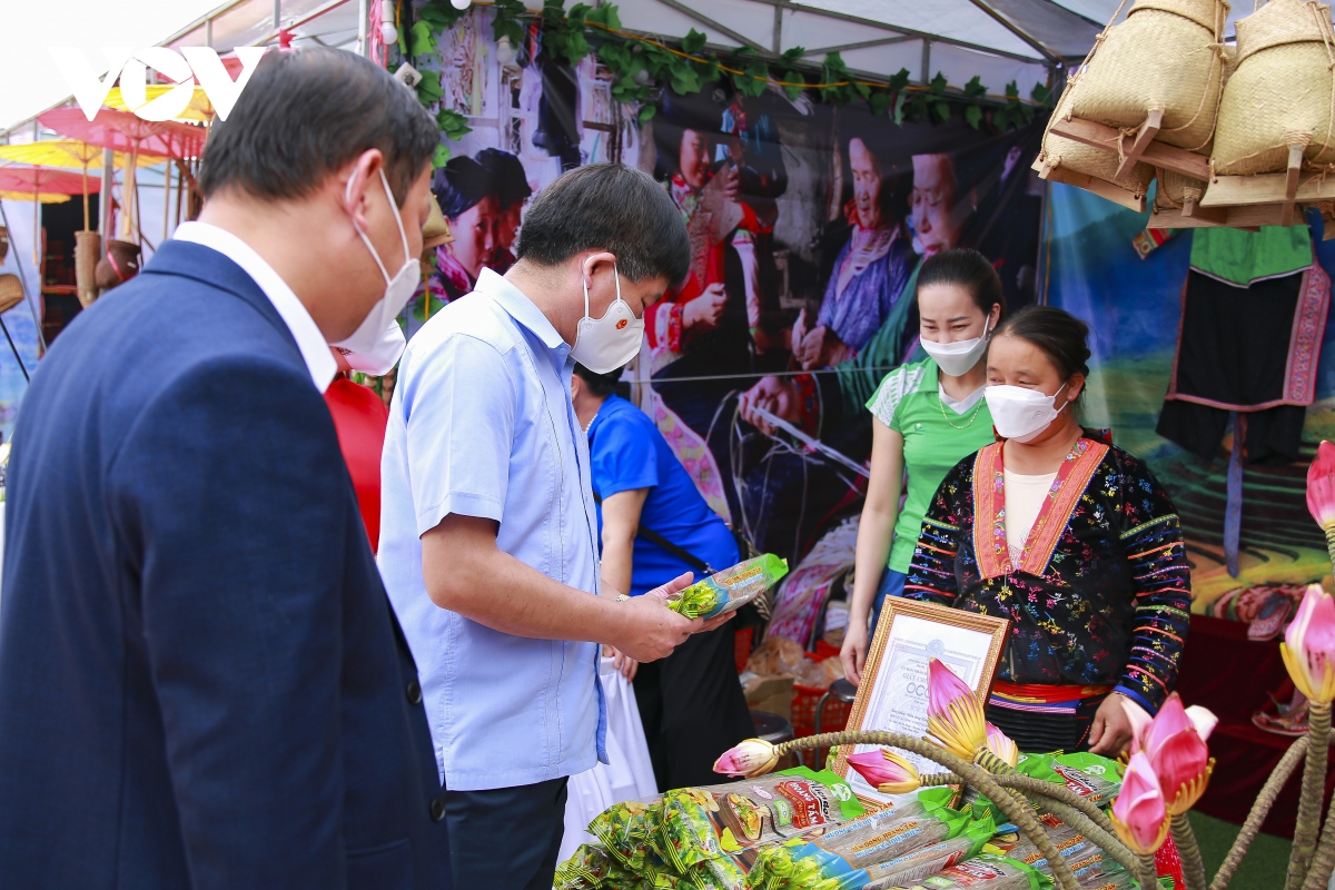 Dien bien khai mac hoat dong trung bay, gioi thieu, quang ba san pham van hoa, du lich hinh anh 2