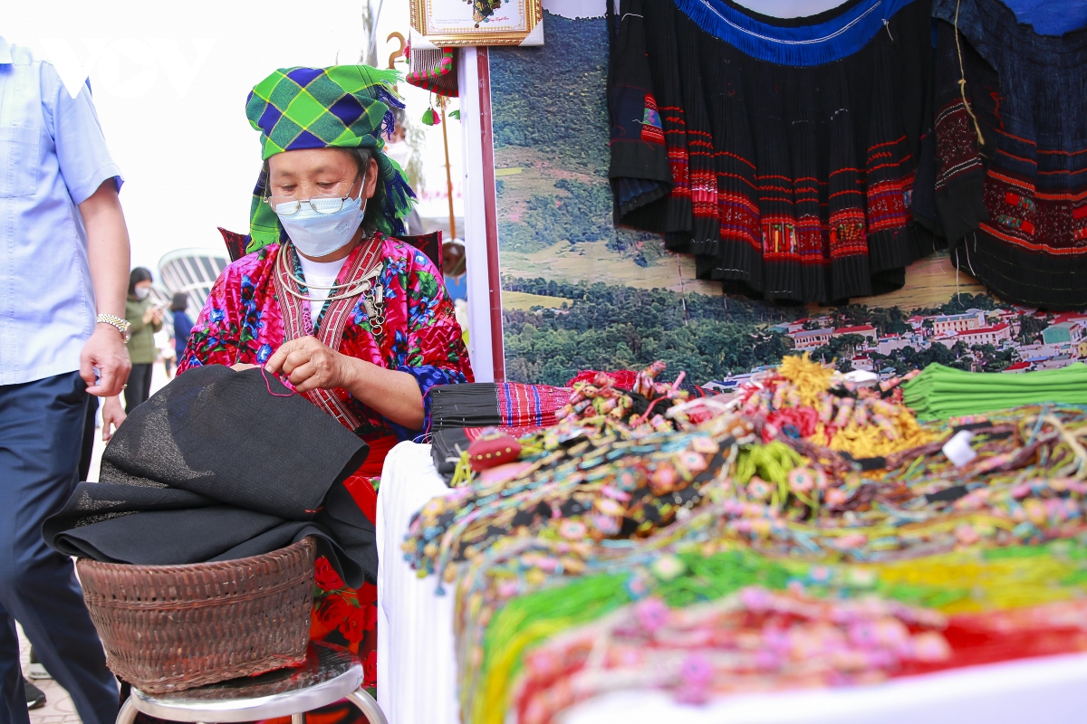 Dien bien khai mac hoat dong trung bay, gioi thieu, quang ba san pham van hoa, du lich hinh anh 4