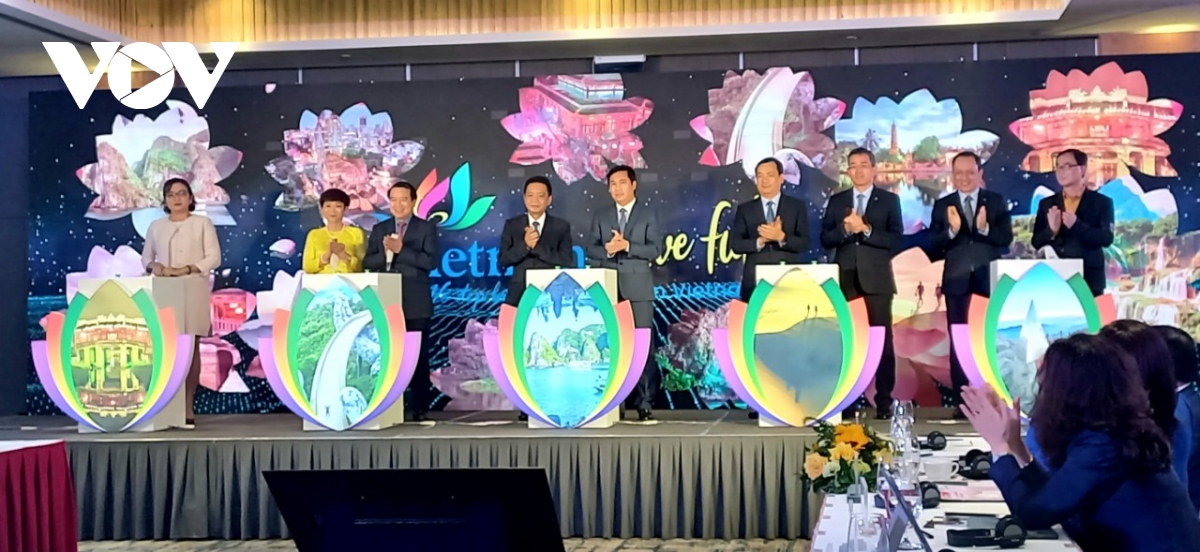 Mở lại hoạt động du lịch: "Việt Nam - Trải nghiệm trọn vẹn"