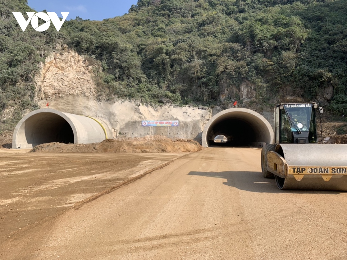 ban giao mat bang du an cao toc bac-nam di qua ha tinh, quang binh va quang tri hinh anh 4