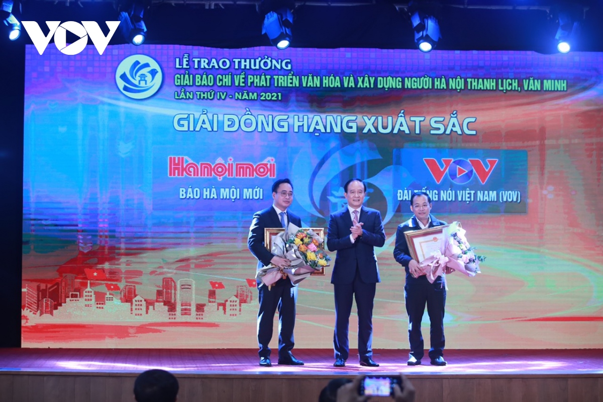 vov doat giai xuat sac giai bao chi cua thanh pho ha noi hinh anh 1