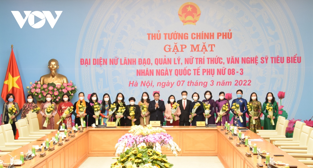 thu tuong gap mat nu lanh dao, quan ly, tri thuc va van nghe sy tieu bieu hinh anh 1