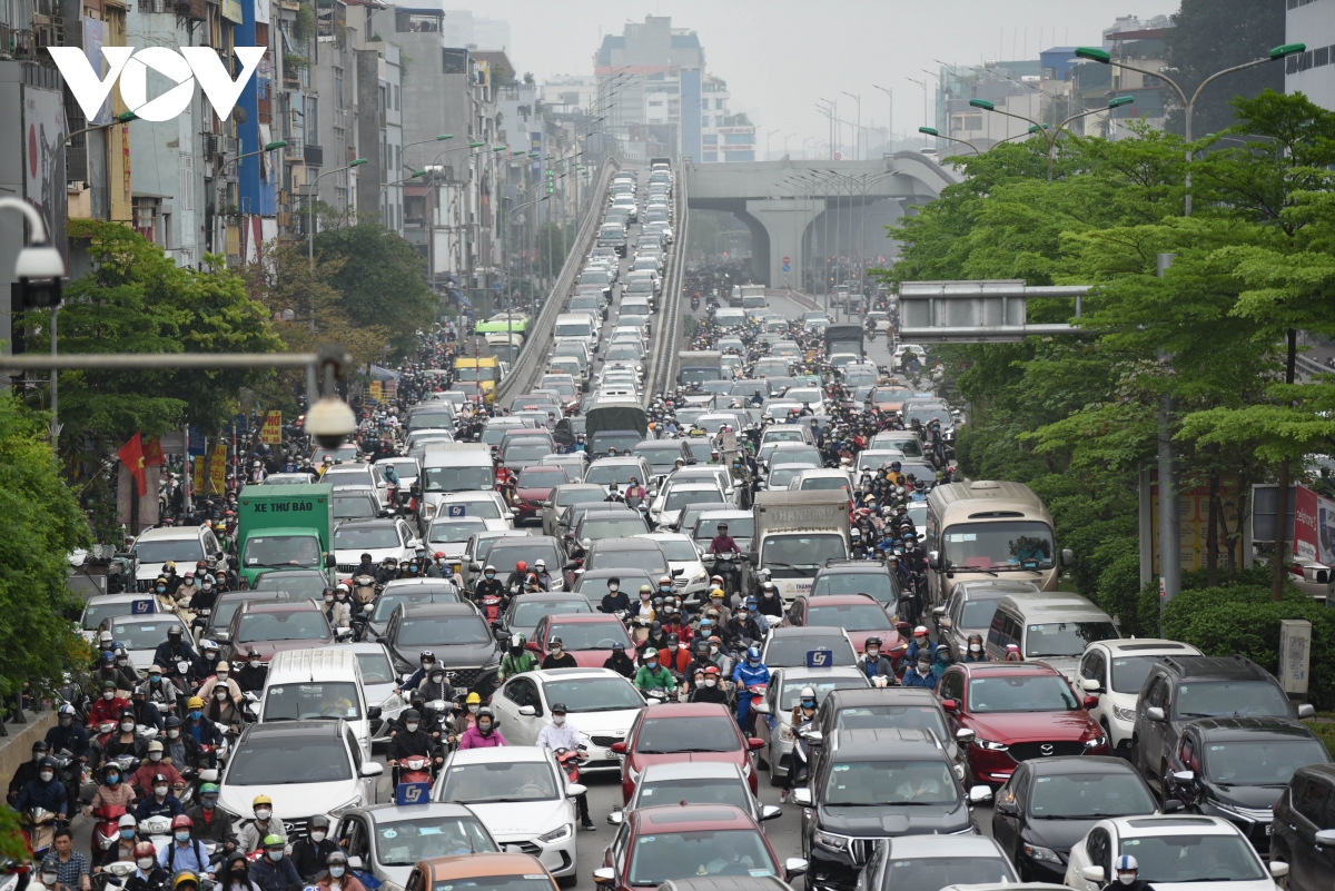 ha noi qua dinh dich covid-19, duong pho lai dong duc, un tac vao gio cao diem hinh anh 3