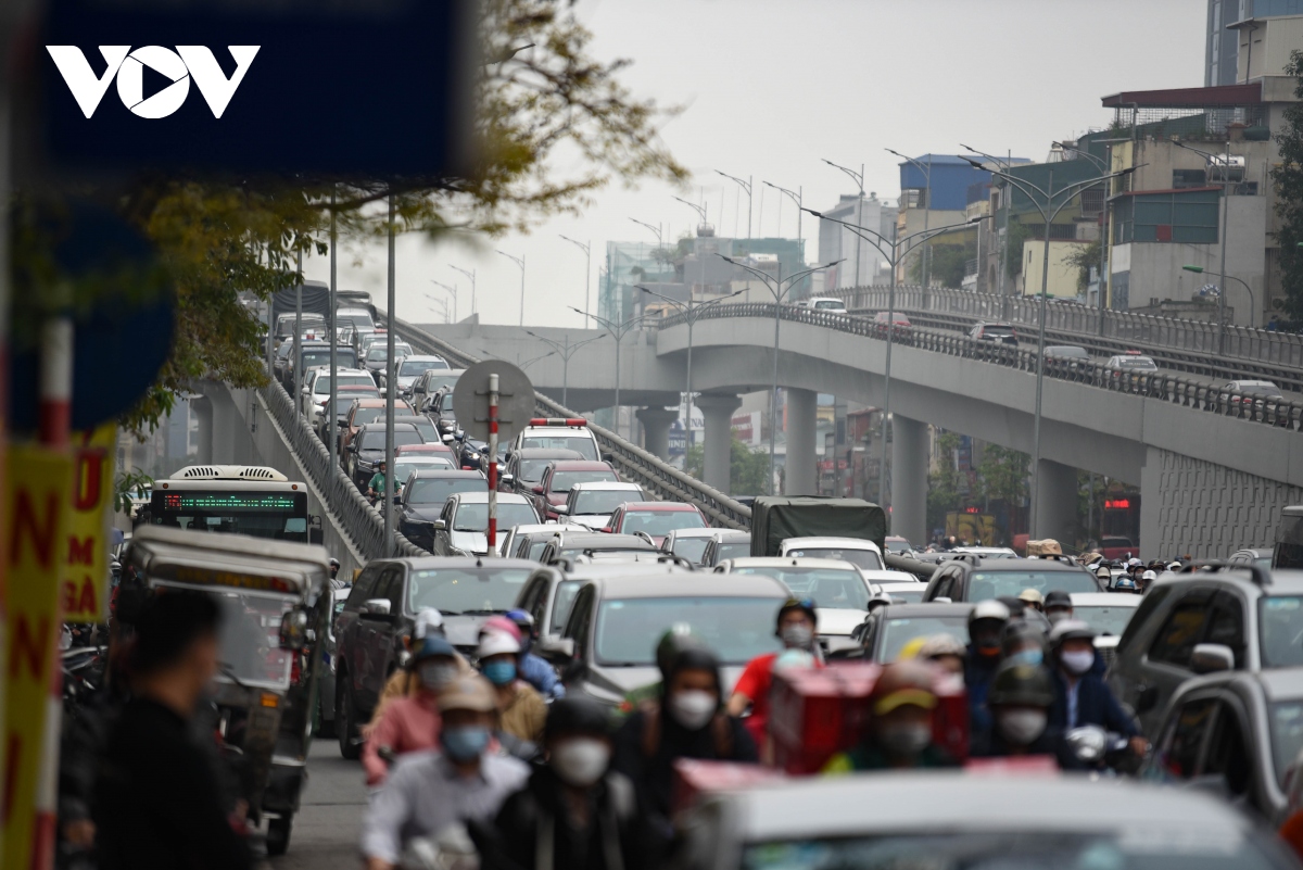 ha noi qua dinh dich covid-19, duong pho lai dong duc, un tac vao gio cao diem hinh anh 9