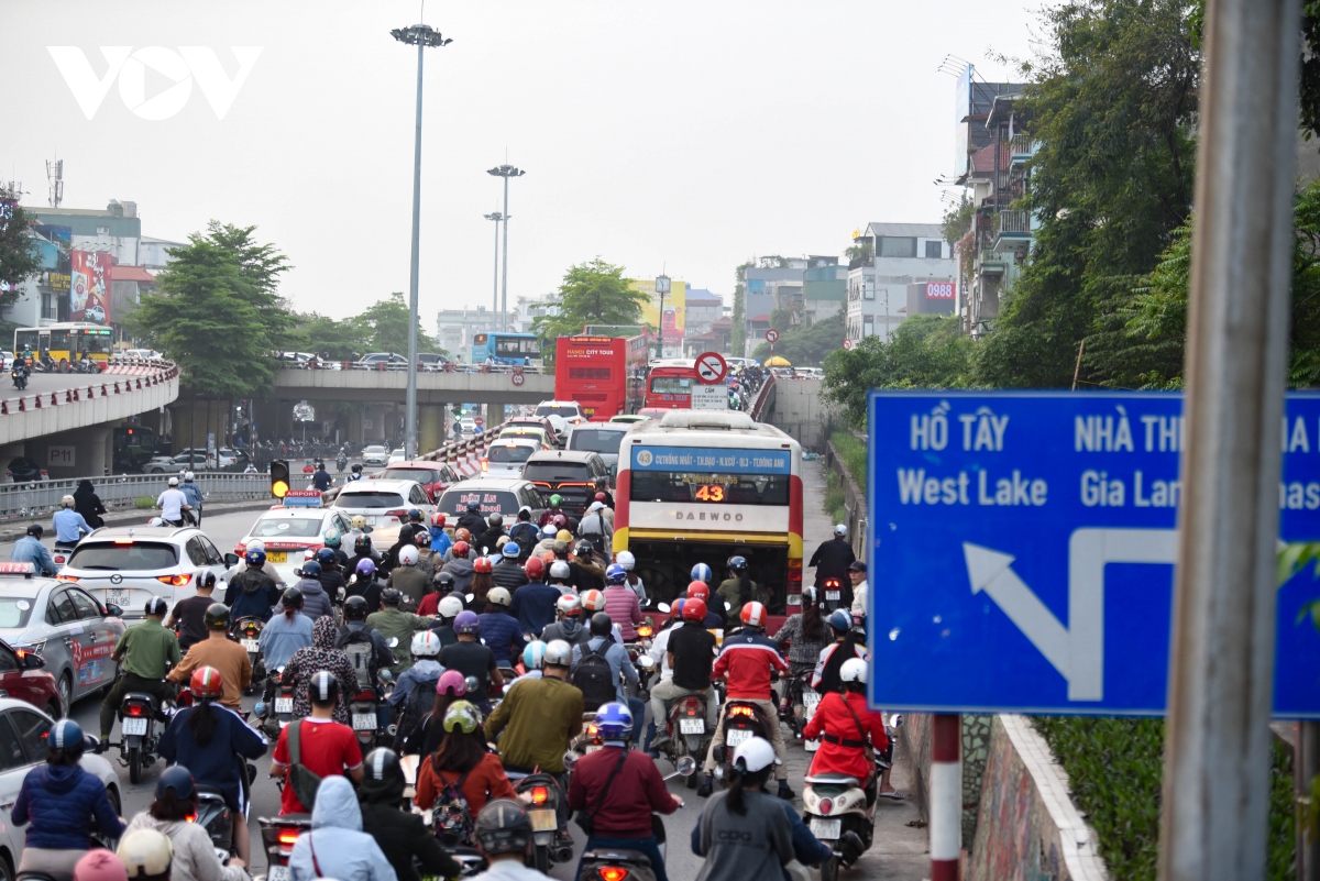 ha noi qua dinh dich covid-19, duong pho lai dong duc, un tac vao gio cao diem hinh anh 17