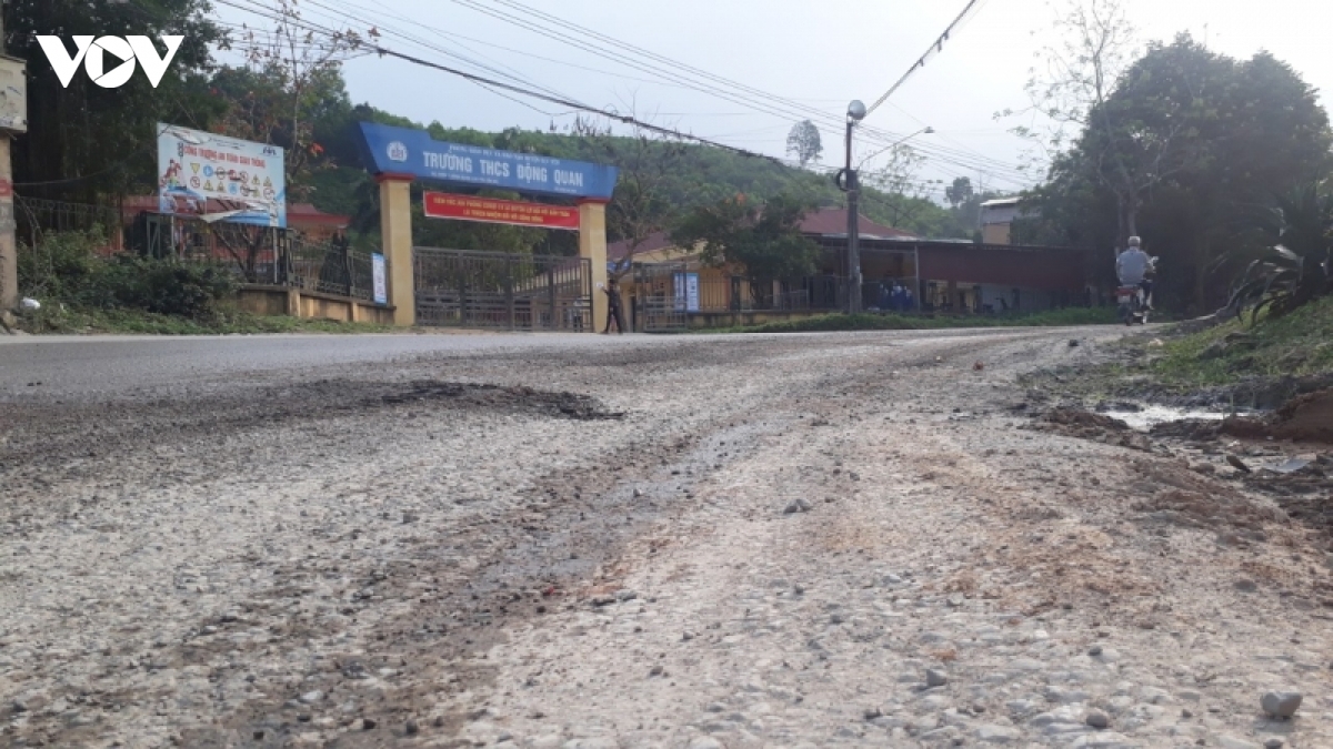 xuong cap nghiem trong, quoc lo 70 tiem an nhieu nguy co mat an toan giao thong hinh anh 18