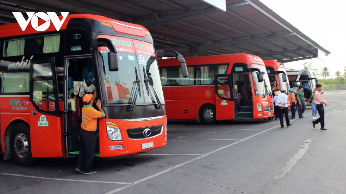 gia xang dau lien tuc tang, dn van tai chua dam tang gia hinh anh 2