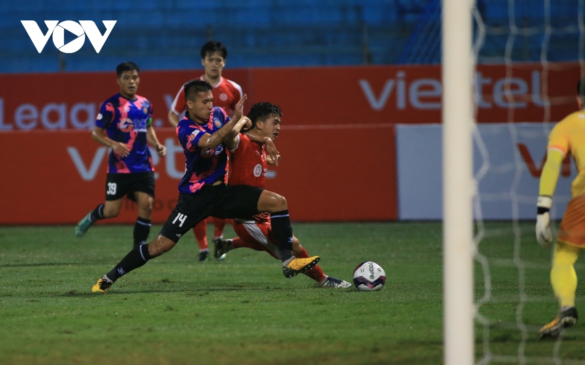 viettel fc 2-0 sai gon fc geovane va pedro gieo sau cho doi bong cu hinh anh 4