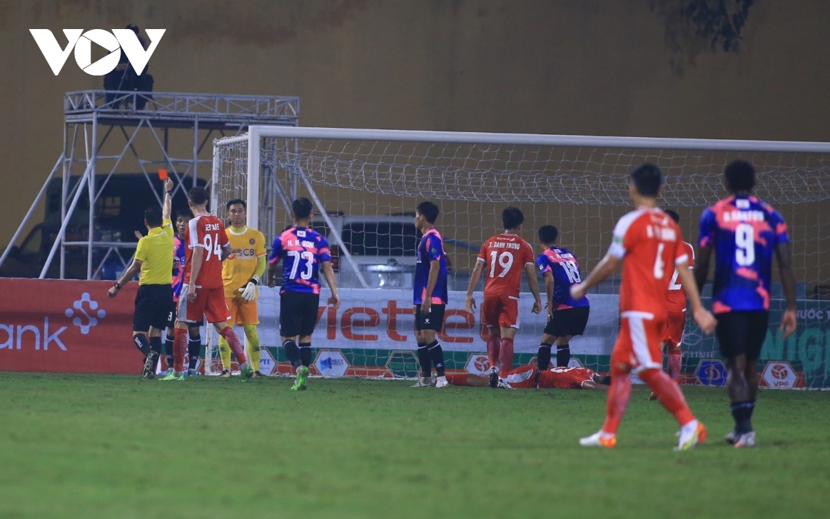 viettel fc 2-0 sai gon fc geovane va pedro gieo sau cho doi bong cu hinh anh 5