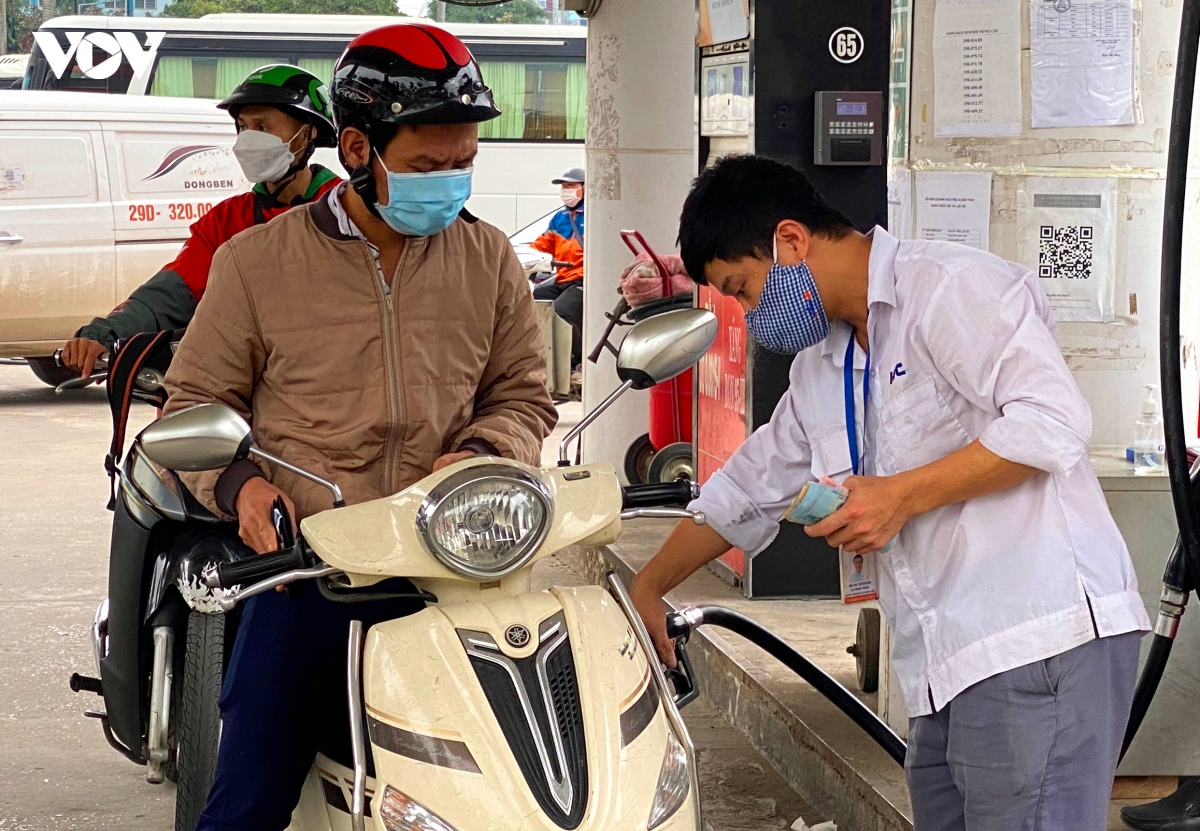 Ngày 21/3, giá xăng sẽ giảm mạnh?