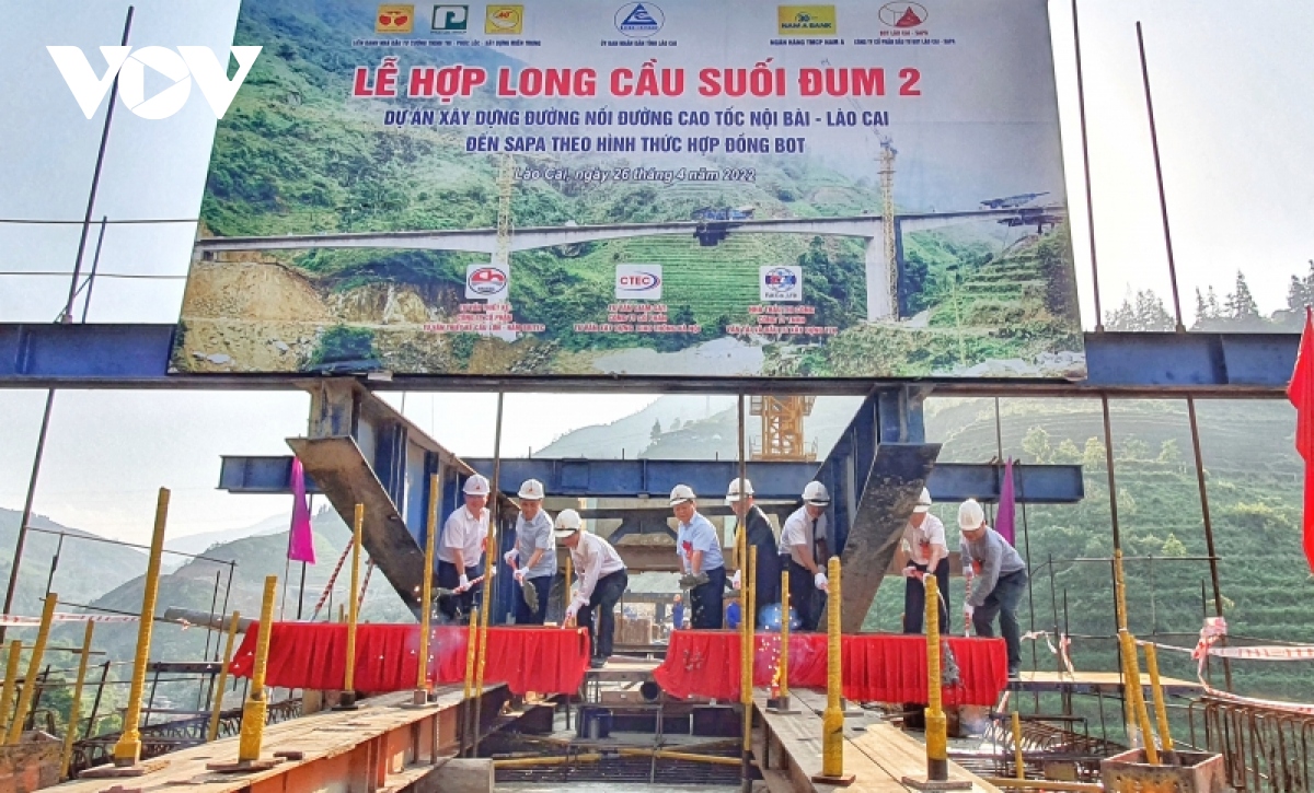 them nut that quan trong noi cao toc noi bai - lao cai toi sa pa duoc hoan thanh hinh anh 1