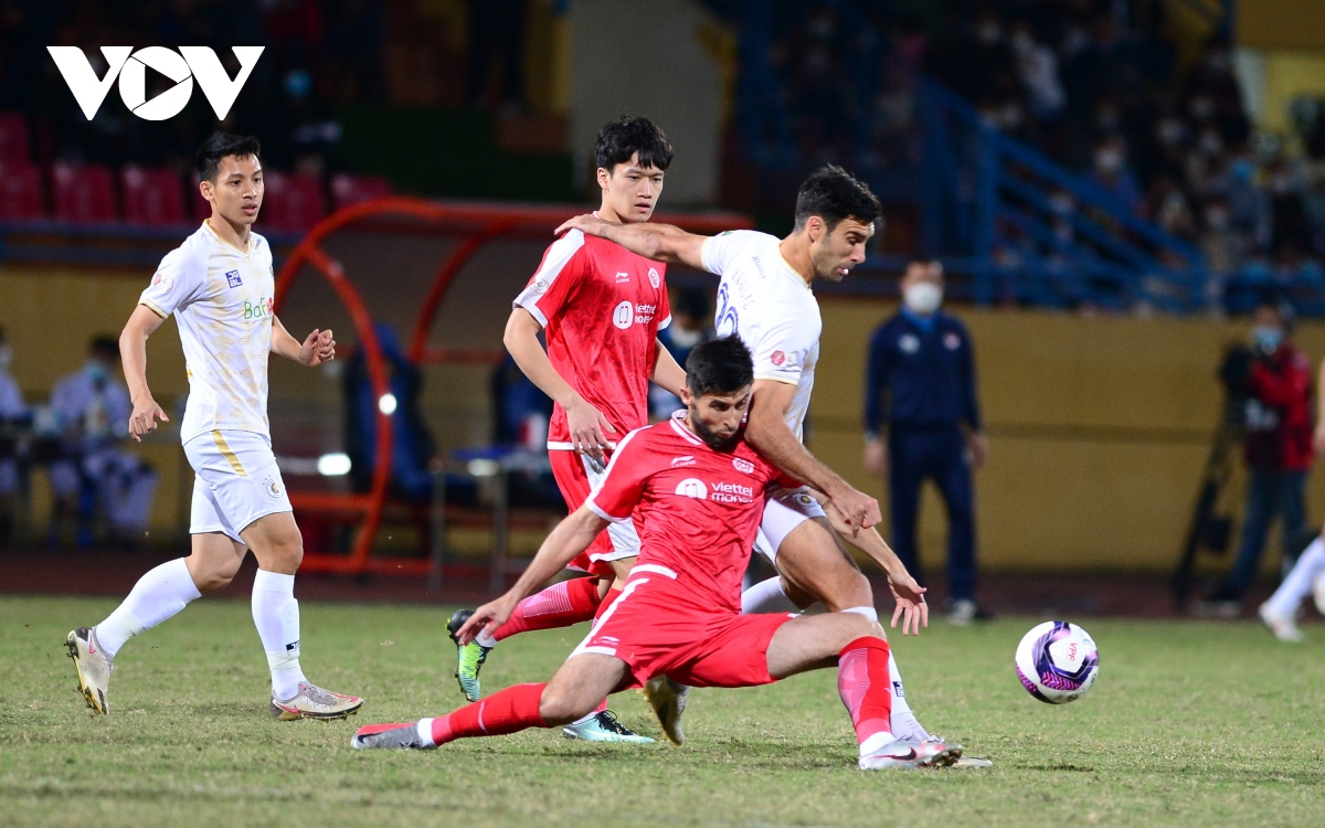 quang hai xuc dong truoc tinh cam cua dong doi va cac co dong vien ha noi fc hinh anh 2