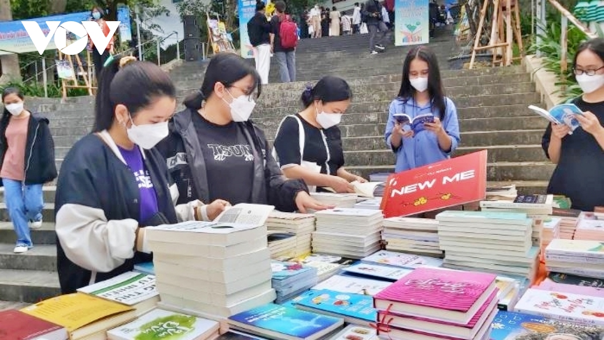 Đà Nẵng lan toả phong trào đọc sách hưởng ứng Ngày sách và Văn hóa ...