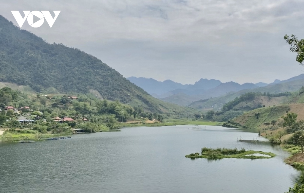 ho suoi chieu Diem den hap dan tren manh dat phu hoa hinh anh 3