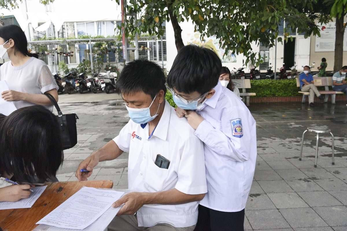 ha noi bat dau tiem vaccine covid-19 cho hoc sinh lop 6 hinh anh 12