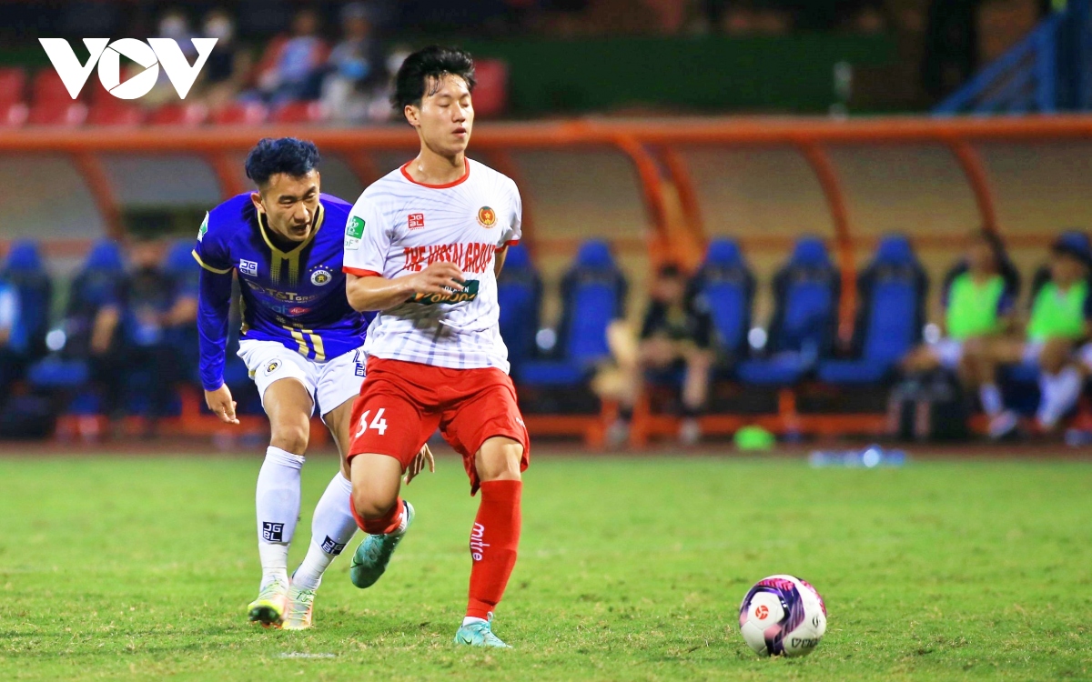 tuan hai ruc sang, ha noi fc thang dam cand trong ngay quang hai chia tay san hang Day hinh anh 16