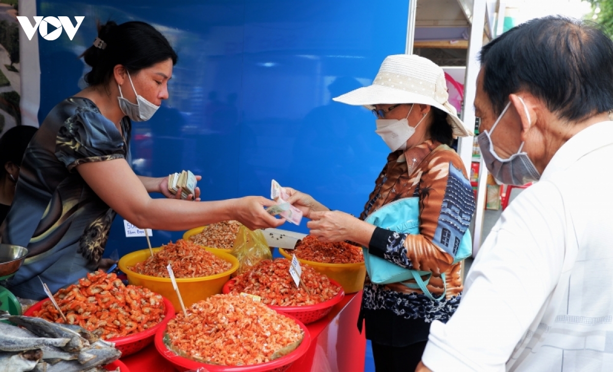 ngay hoi mam chau Doc, dac san mang dam huong vi vung song nuoc hinh anh 7